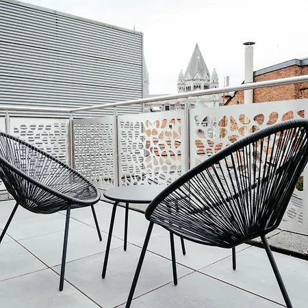 Duplex Spacieux Centre-ville De *